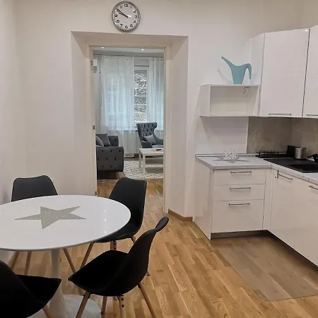 Modern In The Center 아파트 *